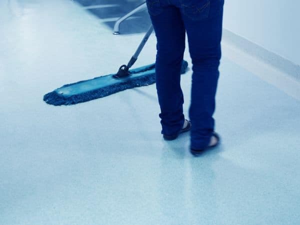 come pulire il linoleum
